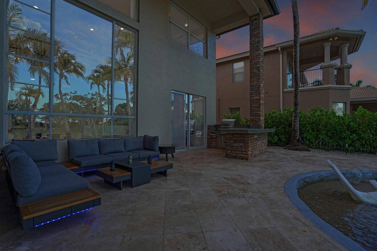 718 Edgebrook Lane, West Palm Beach, FL 33411 Photo