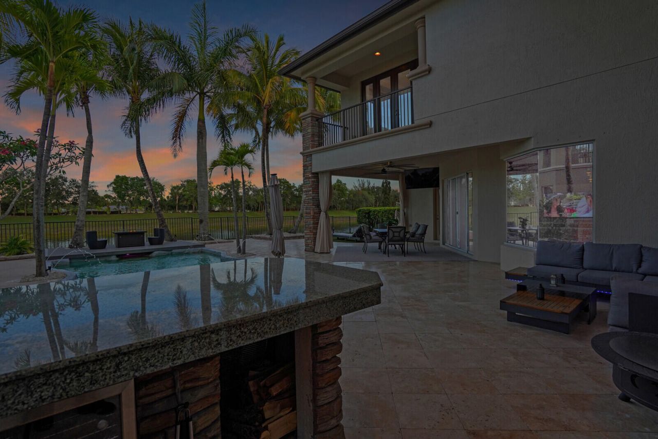 718 Edgebrook Lane, West Palm Beach, FL 33411 Photo