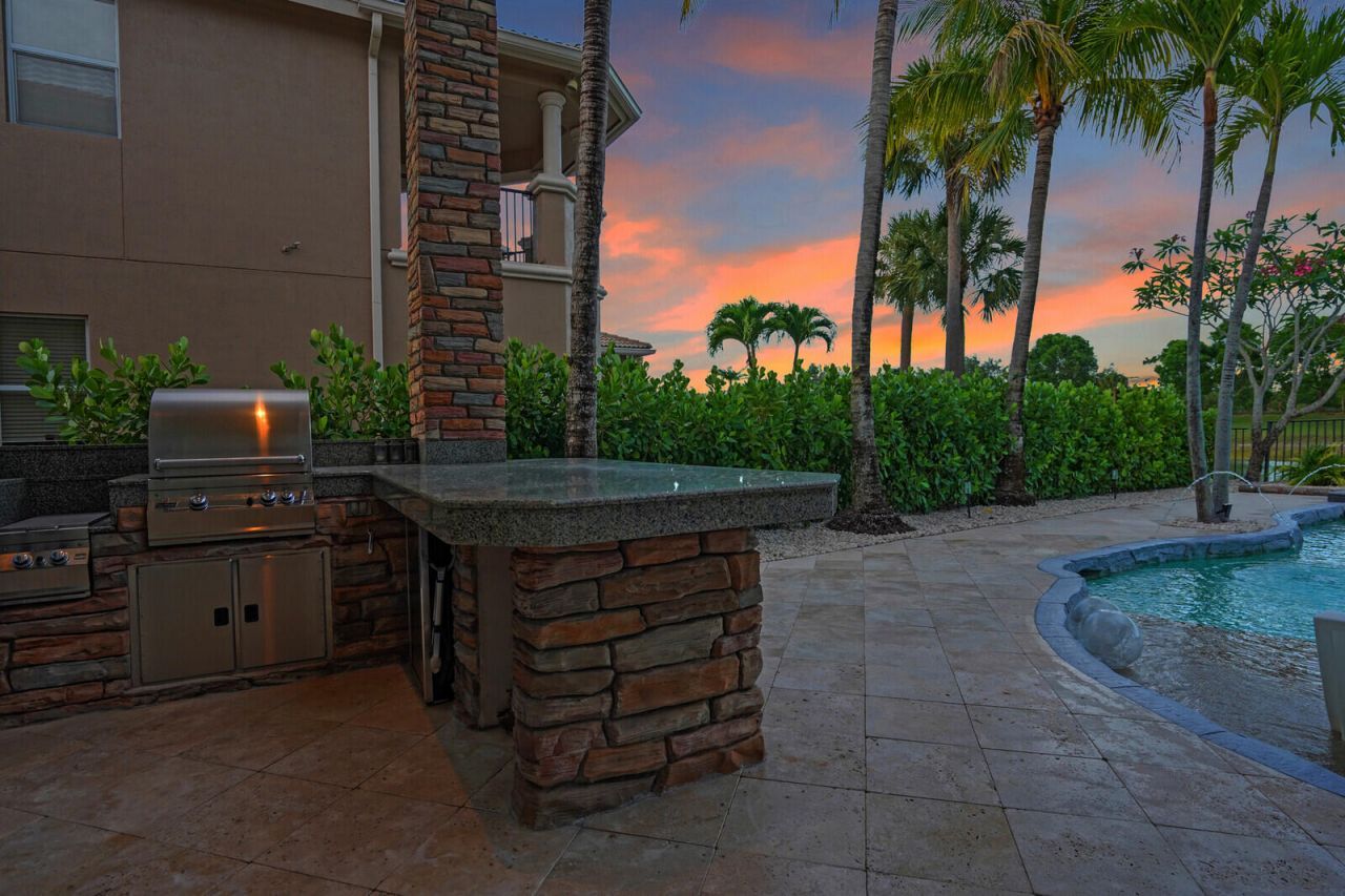 718 Edgebrook Lane, West Palm Beach, FL 33411 Photo