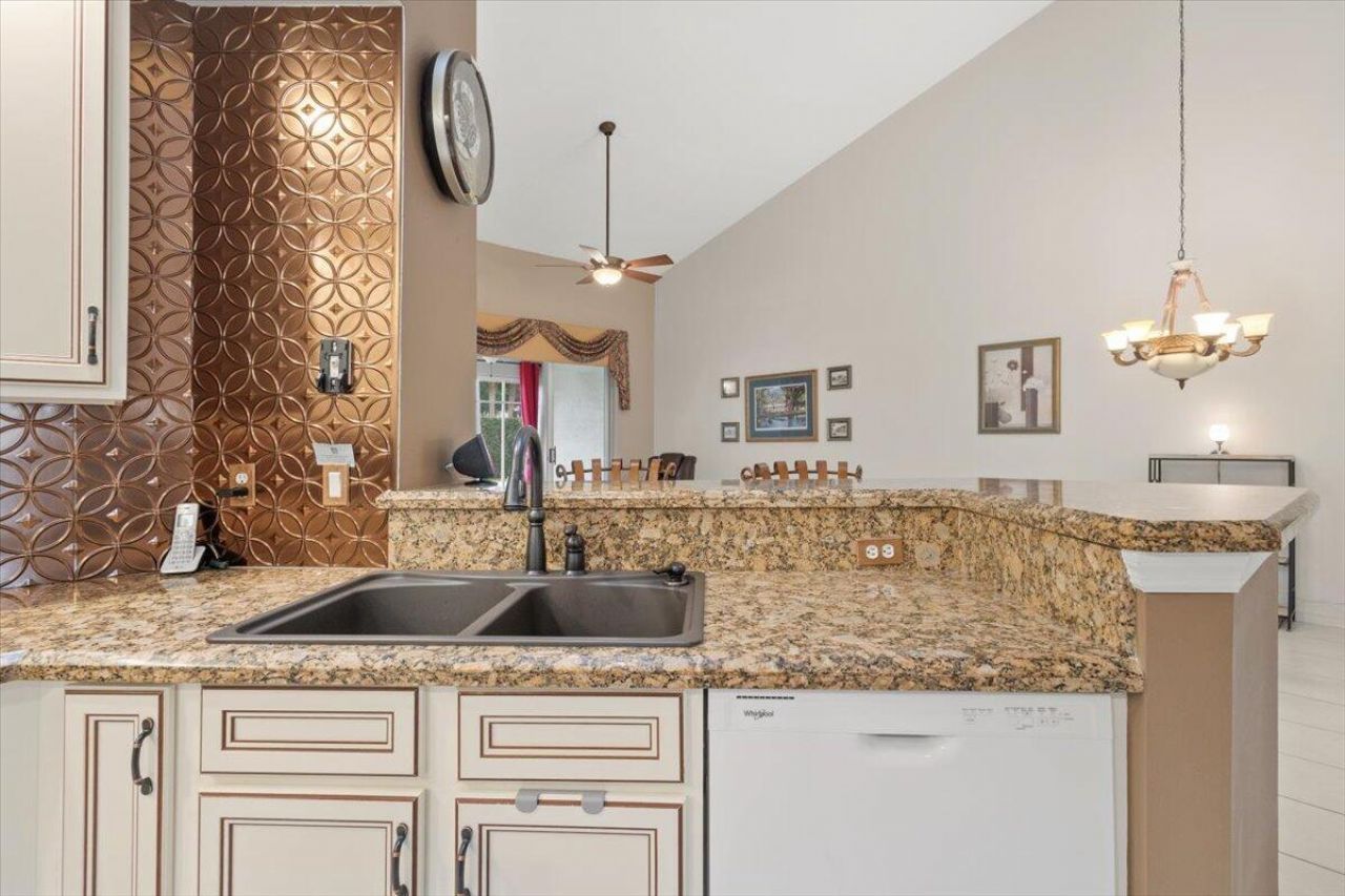 1634 SW Harbour Isles Circle, Unit 89, Port Saint Lucie, FL 34986 Photo