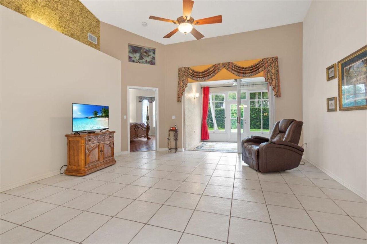 1634 SW Harbour Isles Circle, Unit 89, Port Saint Lucie, FL 34986 Photo