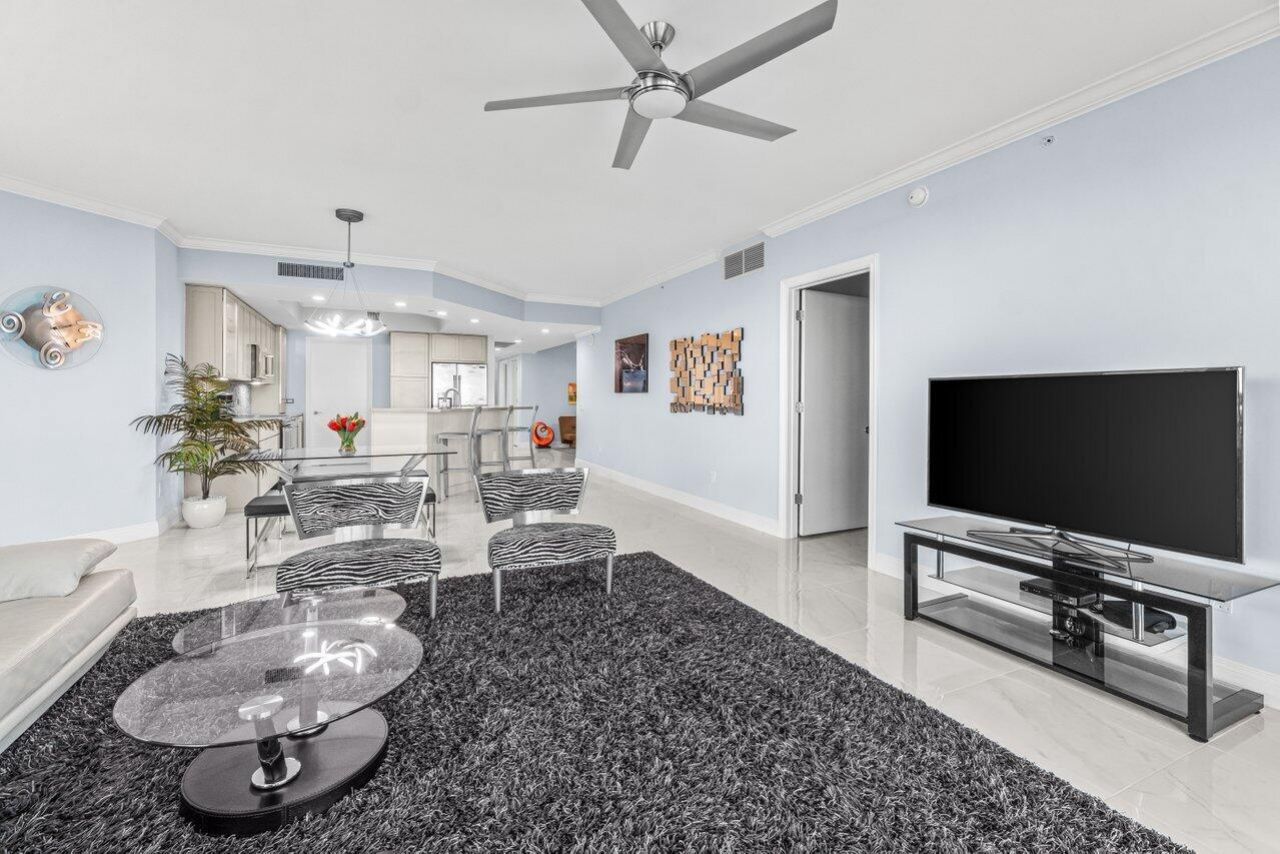 2650 Lake Shore Drive, Unit 406, Riviera Beach, FL 33404 Photo