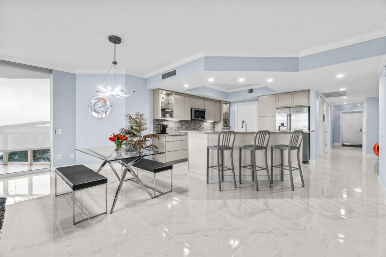 2650 Lake Shore Drive, Unit 406, Riviera Beach, FL 33404 Photo