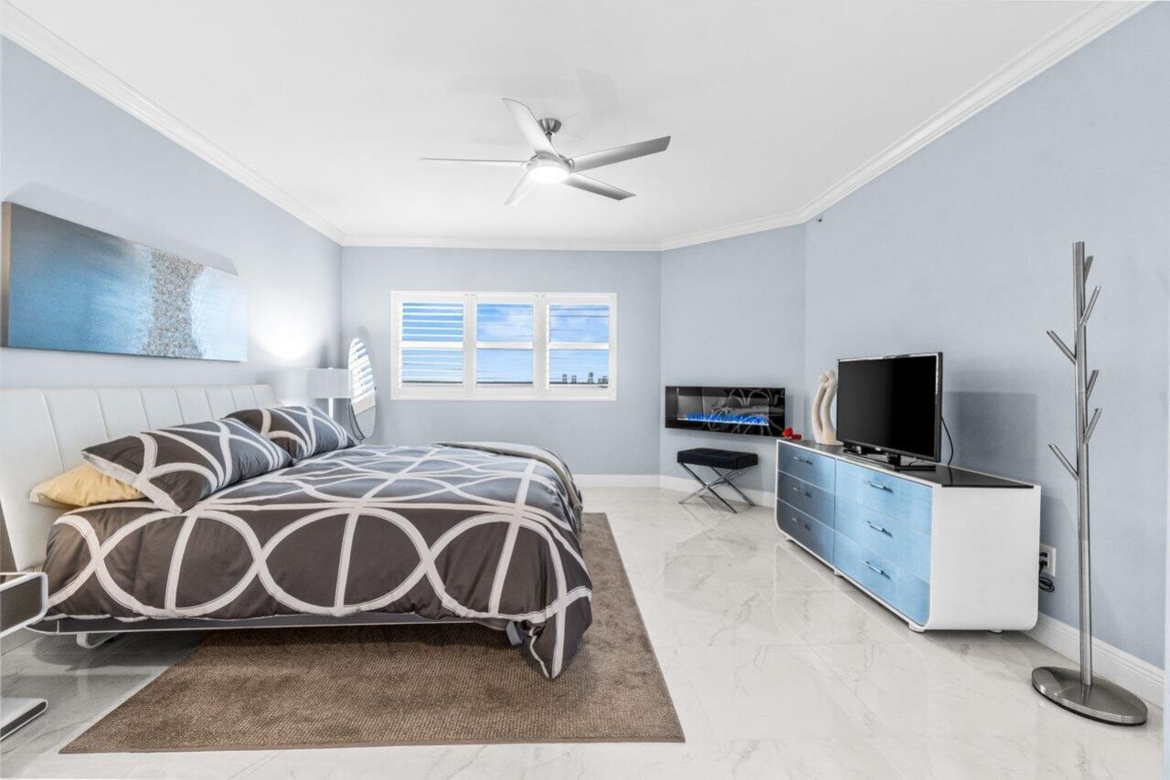 2650 Lake Shore Drive, Unit 406, Riviera Beach, FL 33404 Photo