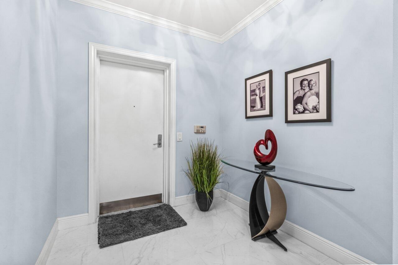 2650 Lake Shore Drive, Unit 406, Riviera Beach, FL 33404 Photo