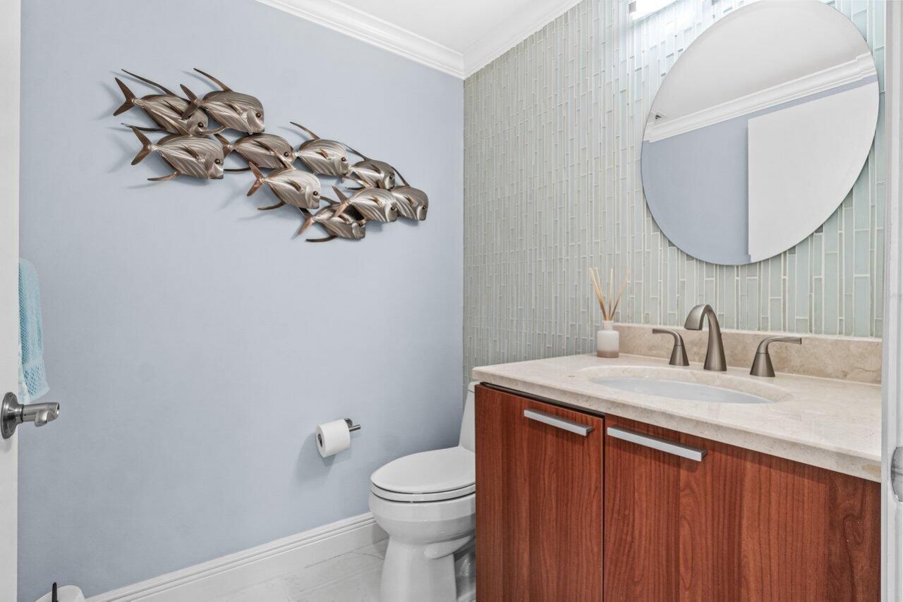 2650 Lake Shore Drive, Unit 406, Riviera Beach, FL 33404 Photo