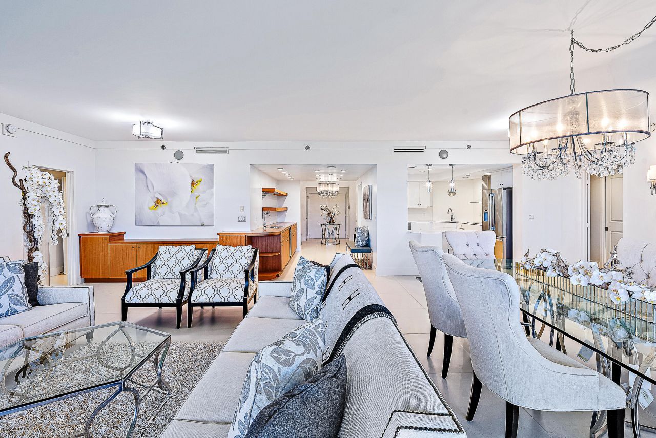 2100 S Ocean Boulevard S, Unit 206, Palm Beach, FL 33480 Photo