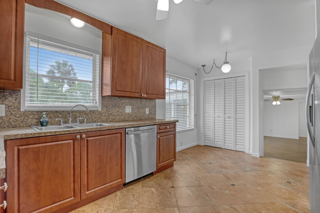 852 Palo Verde Court, Haverhill, FL 33415 Photo