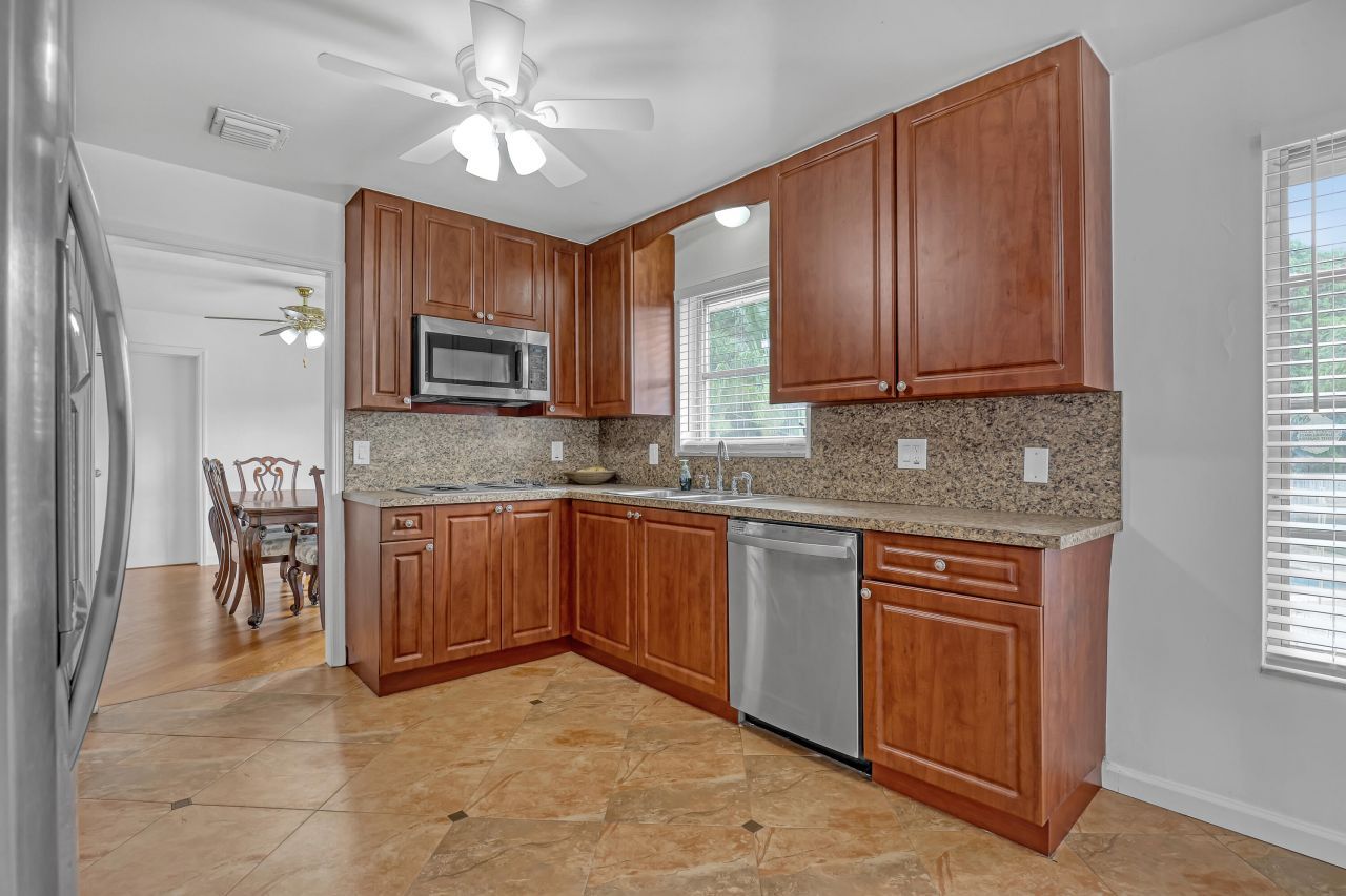 852 Palo Verde Court, Haverhill, FL 33415 Photo