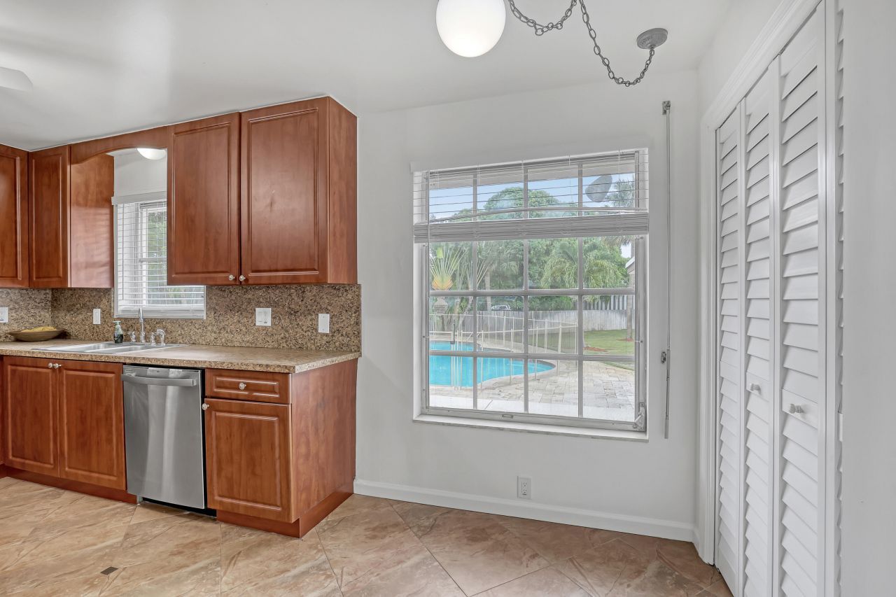 852 Palo Verde Court, Haverhill, FL 33415 Photo