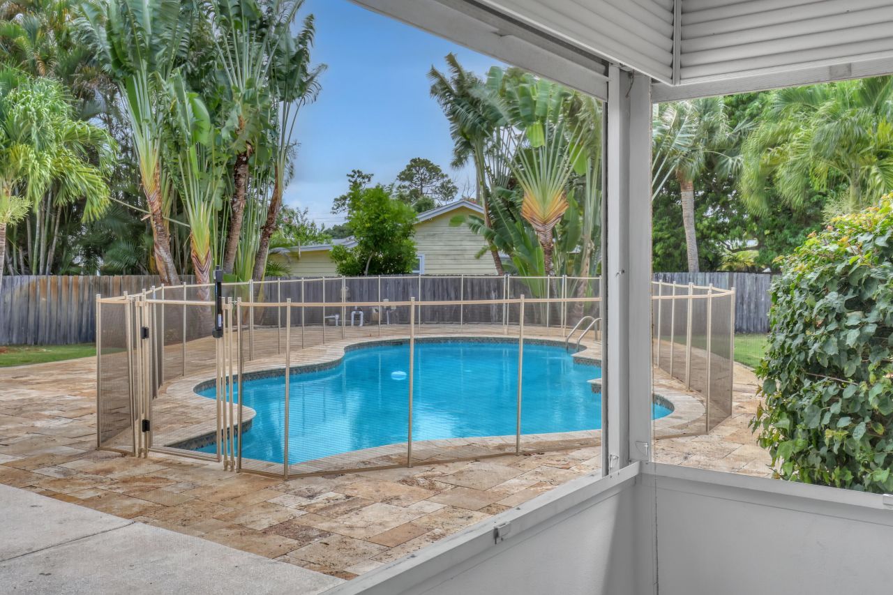 852 Palo Verde Court, Haverhill, FL 33415 Photo