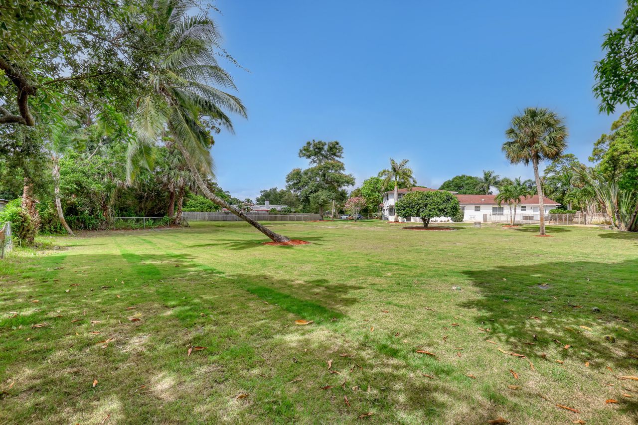 852 Palo Verde Court, Haverhill, FL 33415 Photo