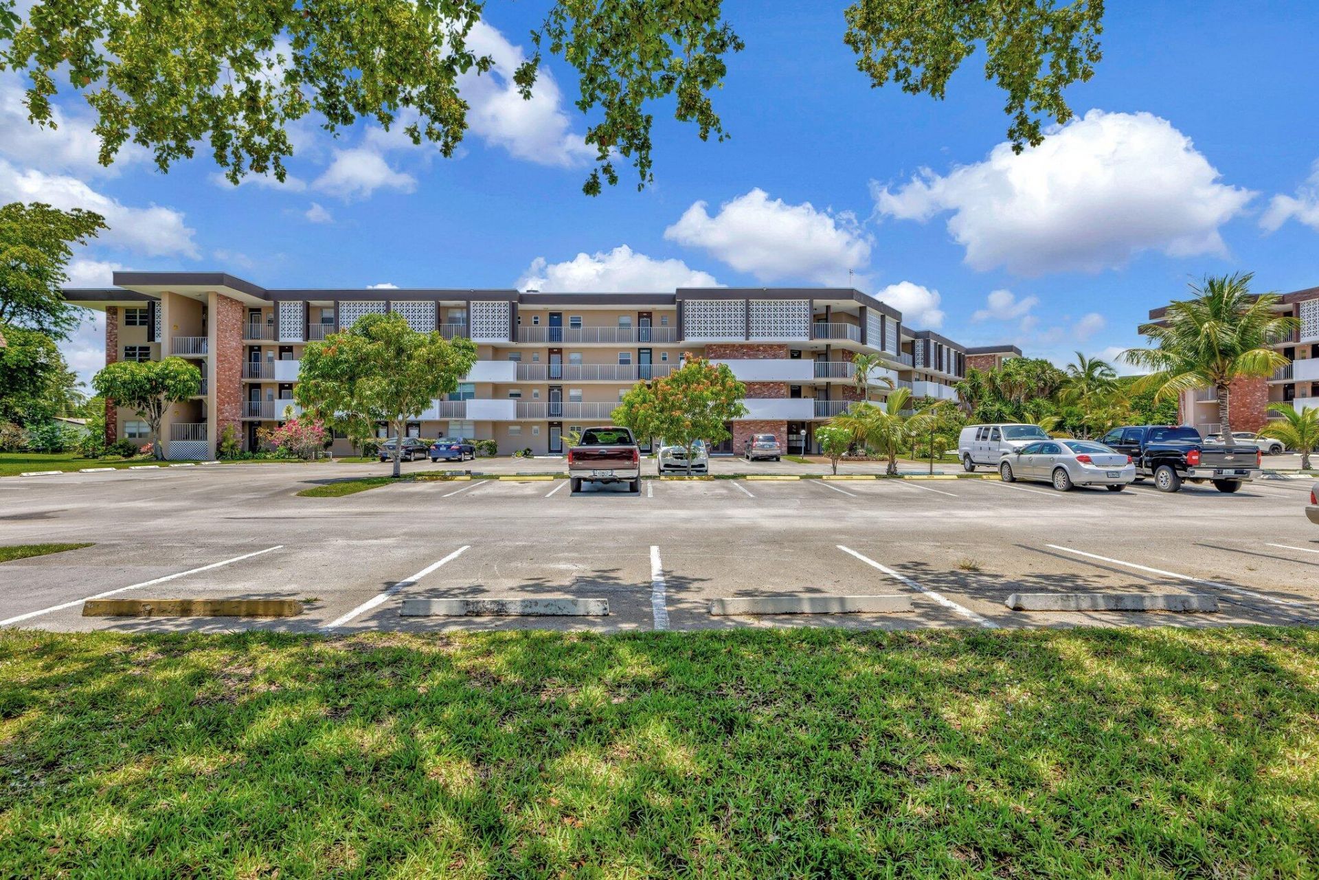 2901 NW 46th Avenue, Unit 101, Lauderdale Lakes, FL 33313 Photo