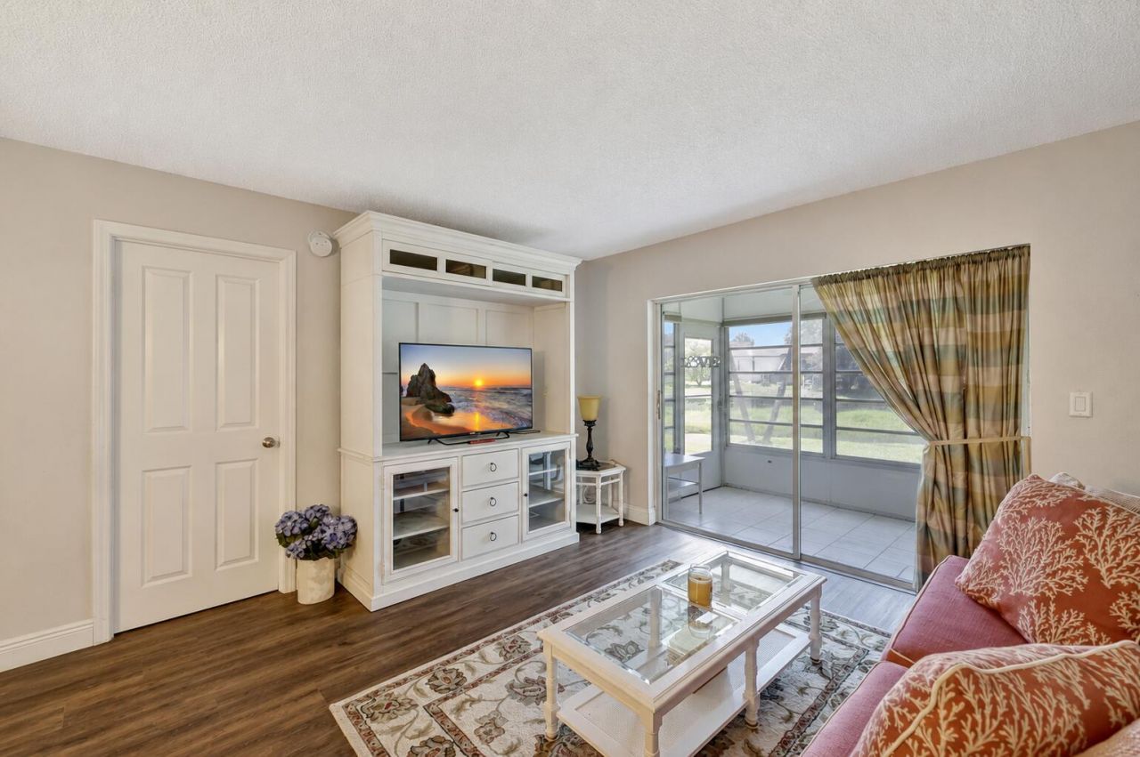 2901 NW 46th Avenue, Unit 101, Lauderdale Lakes, FL 33313 Photo