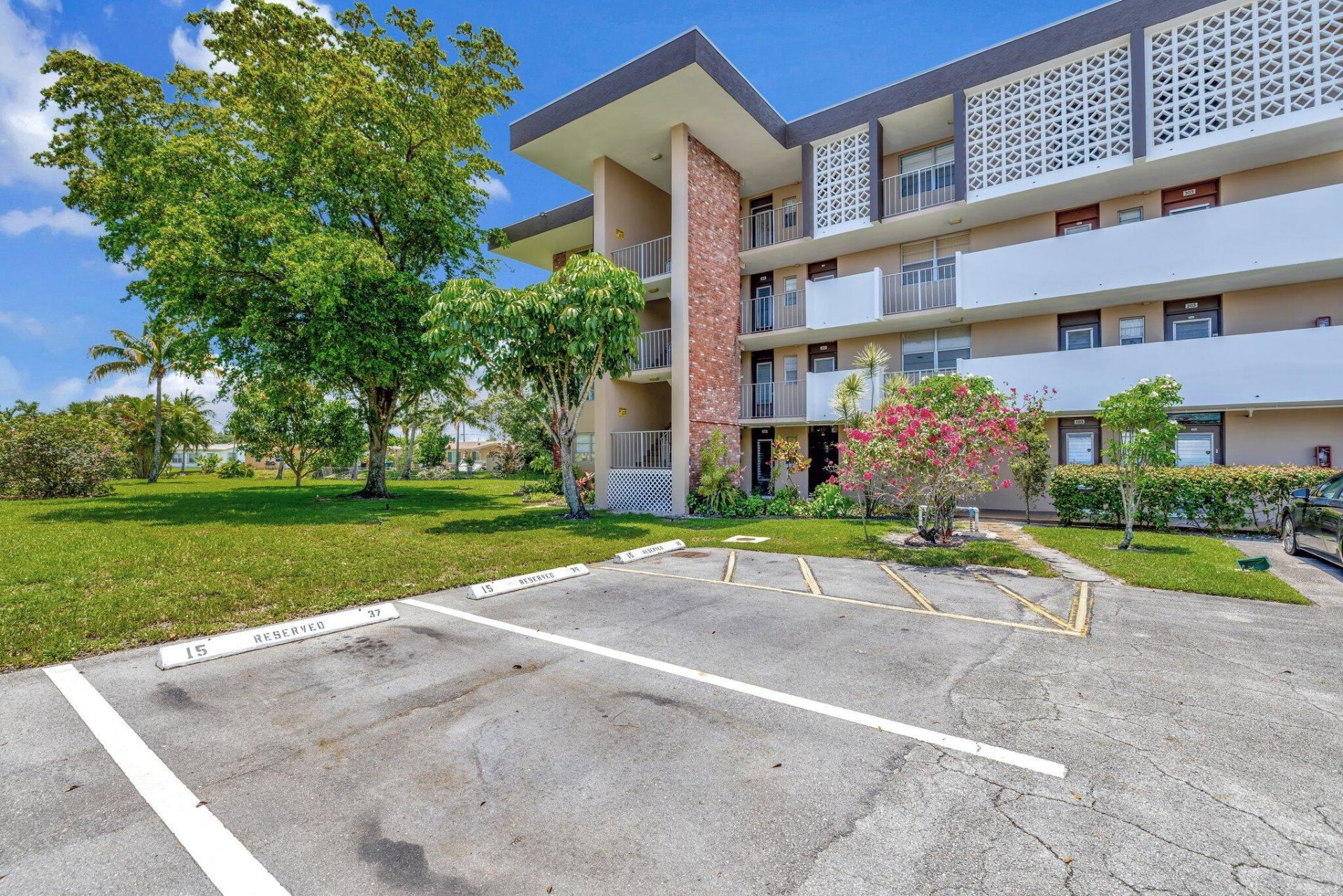 2901 NW 46th Avenue, Unit 101, Lauderdale Lakes, FL 33313 Photo