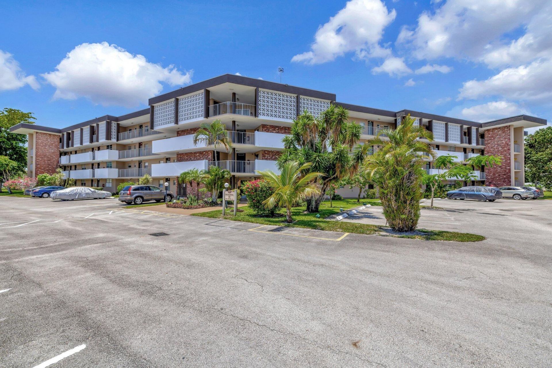 2901 NW 46th Avenue, Unit 101, Lauderdale Lakes, FL 33313 Photo