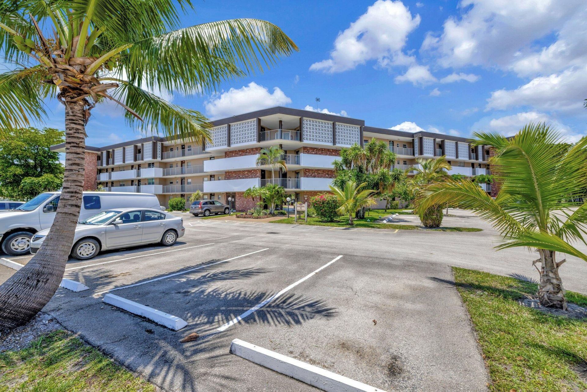 2901 NW 46th Avenue, Unit 101, Lauderdale Lakes, FL 33313 Photo