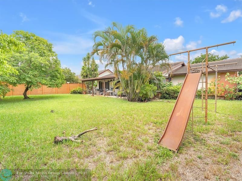 20100 NE 10th Place Way, Miami, FL 33179 Photo