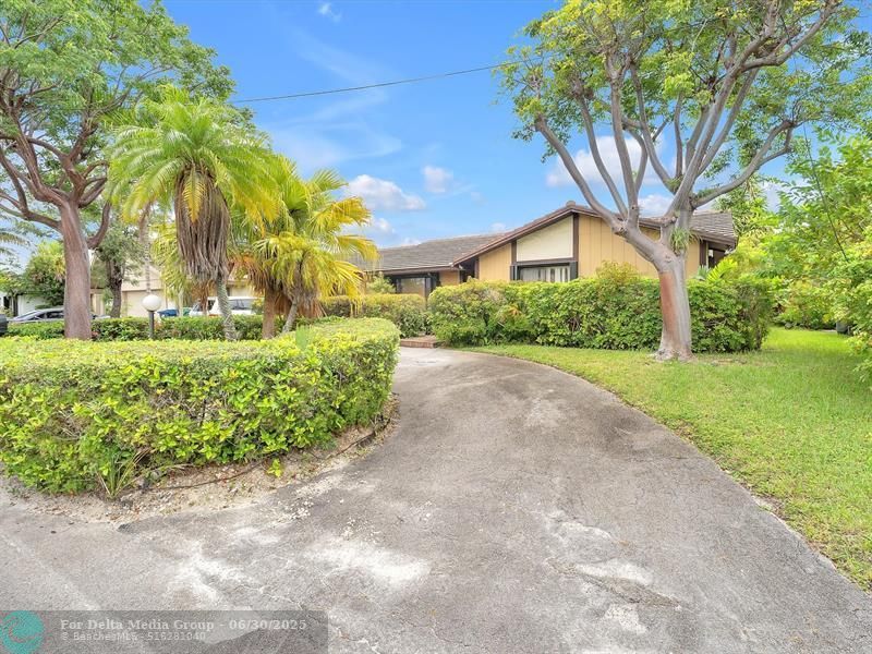 20100 NE 10th Place Way, Miami, FL 33179 Photo