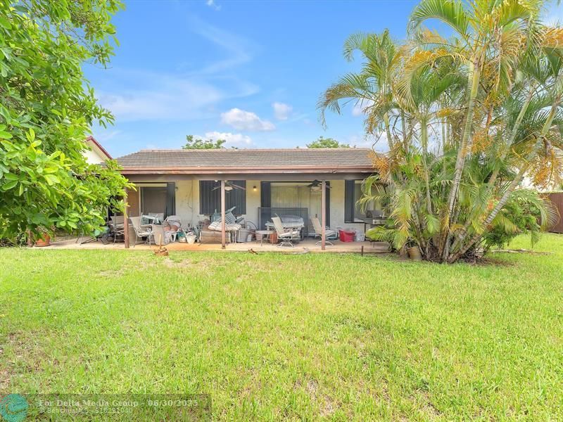 20100 NE 10th Place Way, Miami, FL 33179 Photo