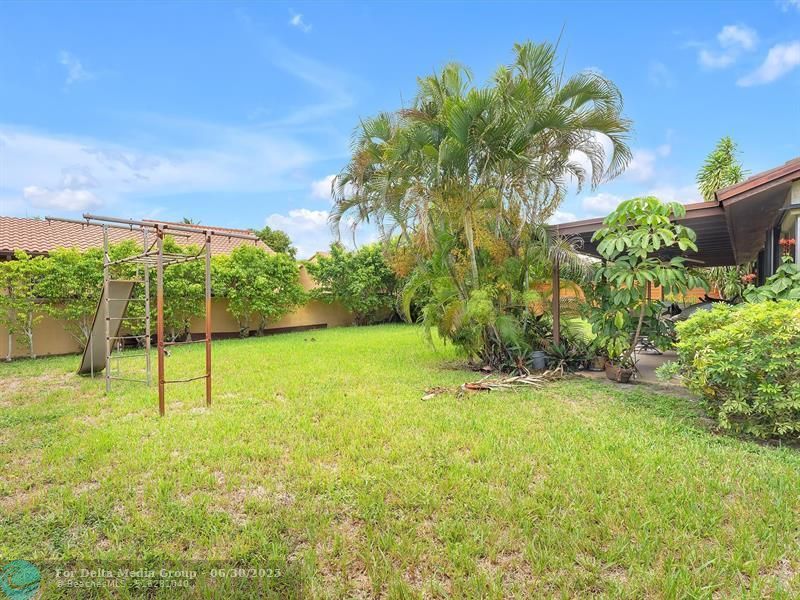 20100 NE 10th Place Way, Miami, FL 33179 Photo