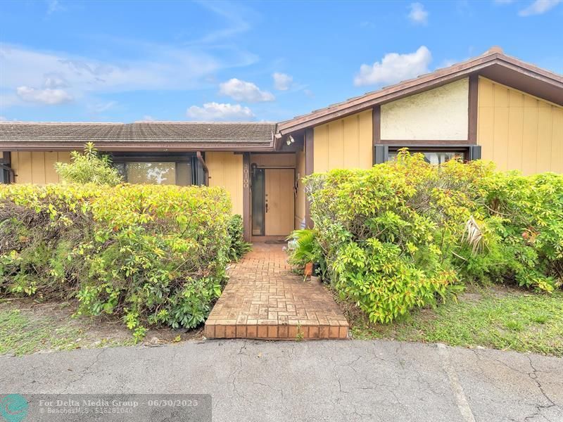 20100 NE 10th Place Way, Miami, FL 33179 Photo