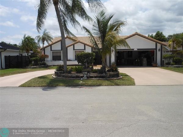 8706 NW 83rd St, Tamarac, FL 33321