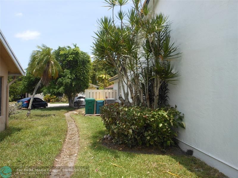 8706 NW 83rd St, Tamarac, FL 33321 Photo