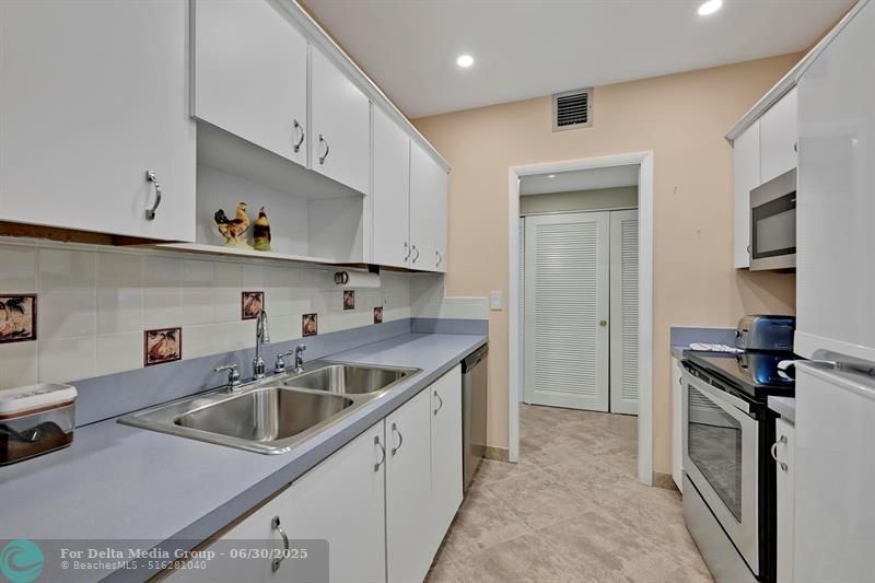 400 N Riverside Drive, Unit 404, Pompano Beach, FL 33062 Photo