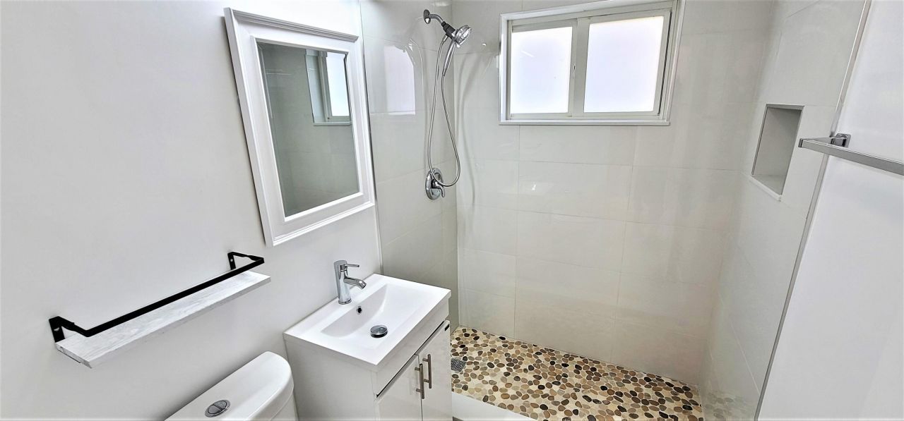 101 Tacoma Lane, Palm Beach Shores, FL 33404 Photo