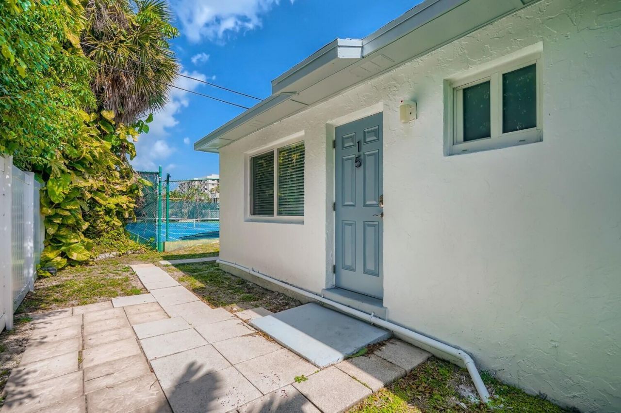 101 Tacoma Lane, Palm Beach Shores, FL 33404 Photo