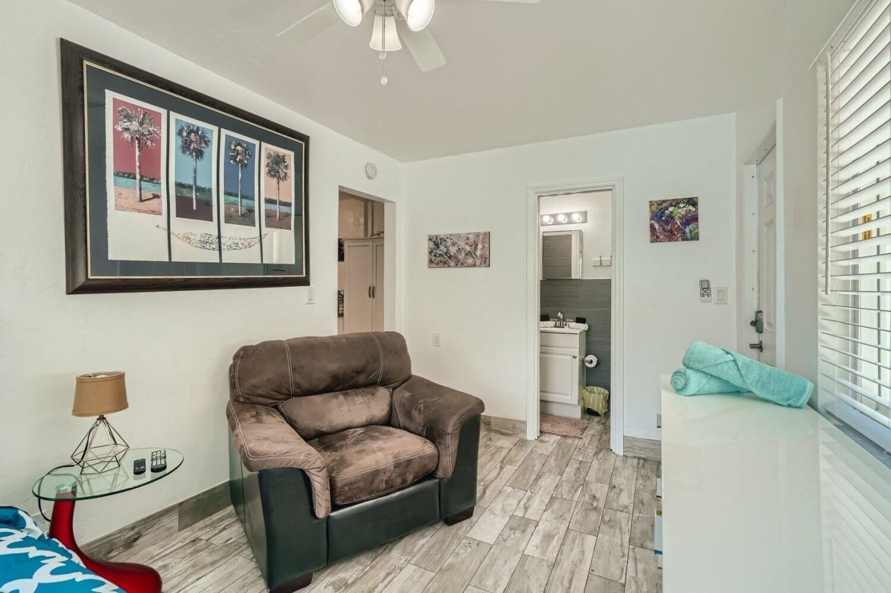 101 Tacoma Lane, Palm Beach Shores, FL 33404 Photo