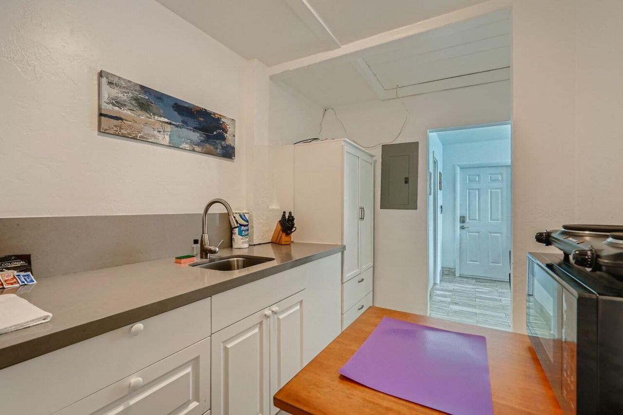 101 Tacoma Lane, Palm Beach Shores, FL 33404 Photo