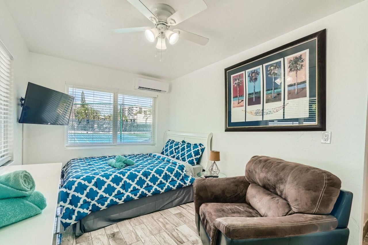 101 Tacoma Lane, Palm Beach Shores, FL 33404 Photo