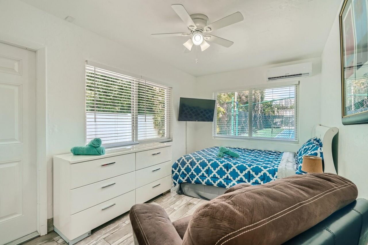 101 Tacoma Lane, Palm Beach Shores, FL 33404 Photo