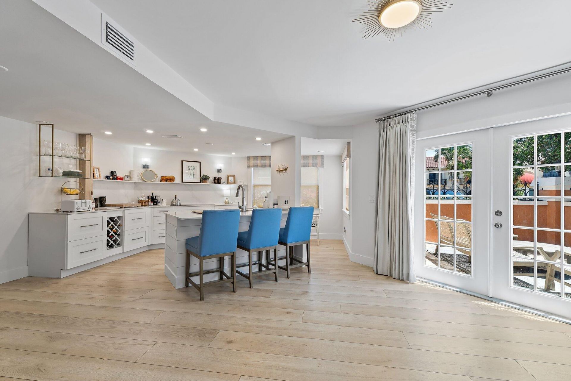 15 Uno Lago Drive, Unit 15, Juno Beach, FL 33408 Photo