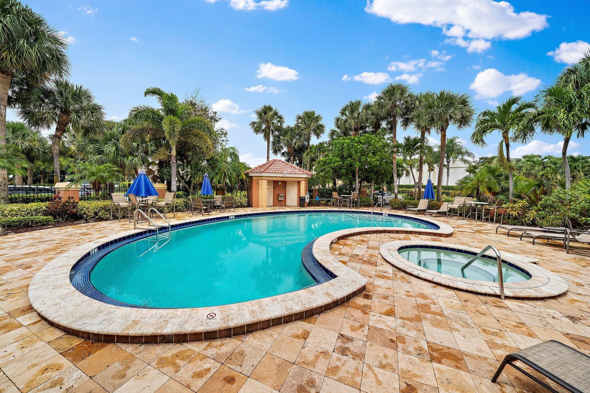 15 Uno Lago Drive, Unit 15, Juno Beach, FL 33408 Photo