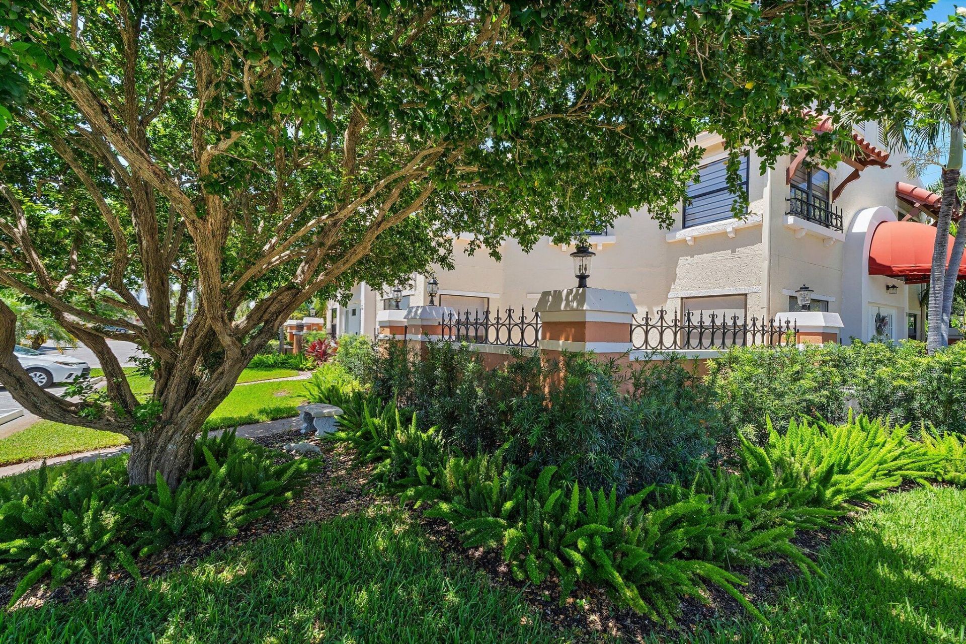 15 Uno Lago Drive, Unit 15, Juno Beach, FL 33408 Photo
