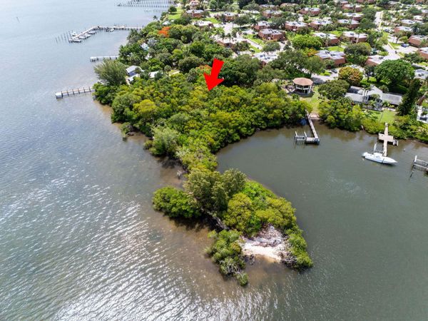 18200 49th Terrace N, Jupiter, FL 33458