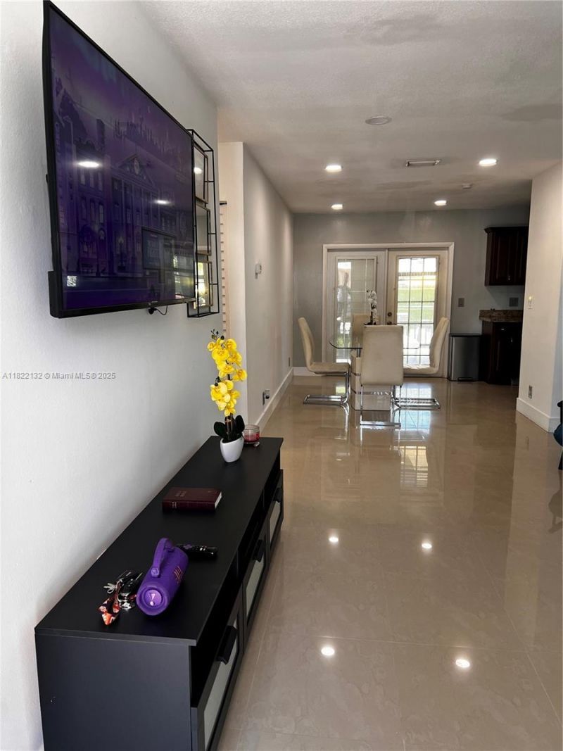 7151 Pershing St, Hollywood, FL 33024 Photo