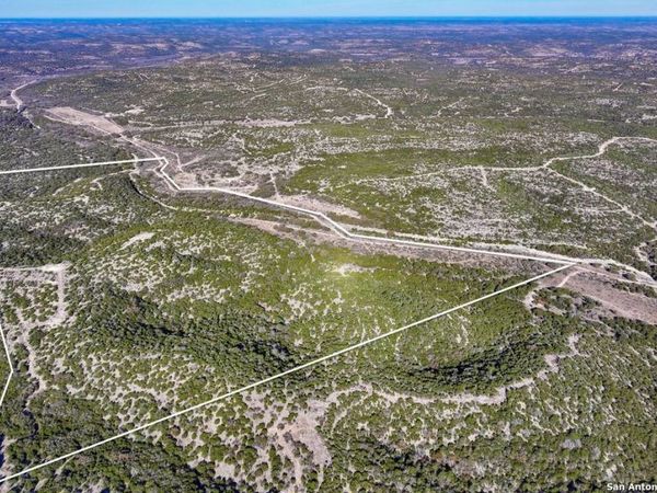 2733 Private Road 4560, Rocksprings, TX 78880