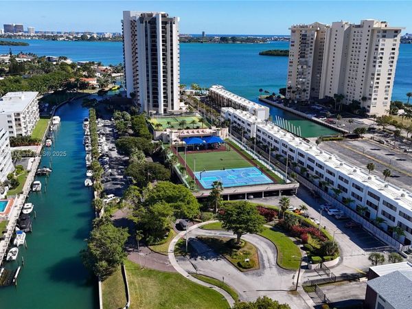 1800 NE 114th St, Unit 1103, Miami, FL 33181