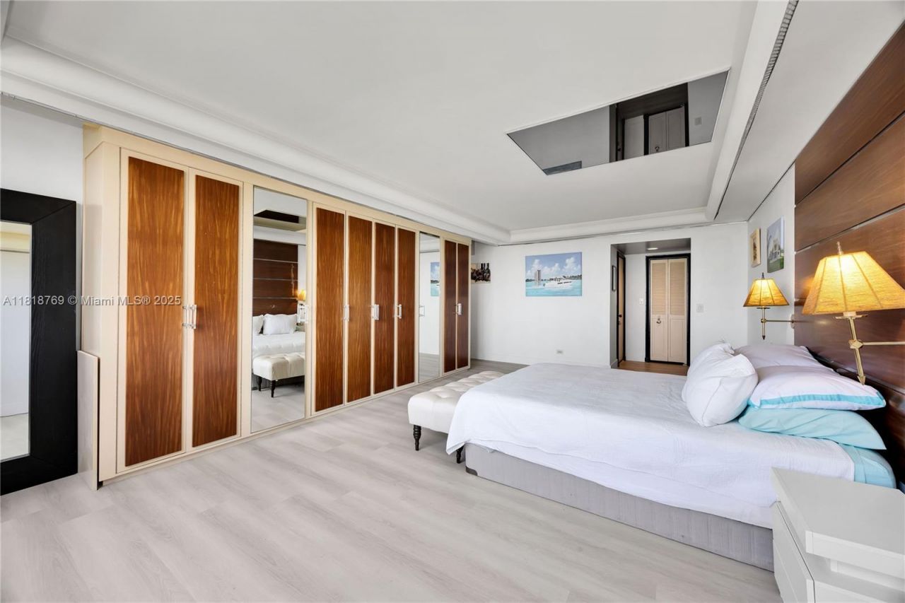 1800 NE 114th St, Unit 1103, Miami, FL 33181 Photo