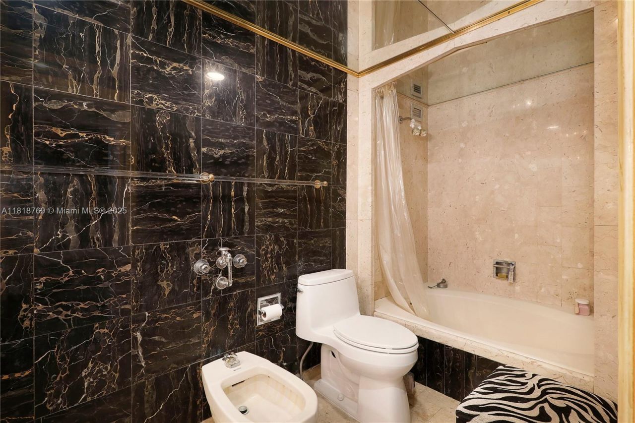 1800 NE 114th St, Unit 1103, Miami, FL 33181 Photo