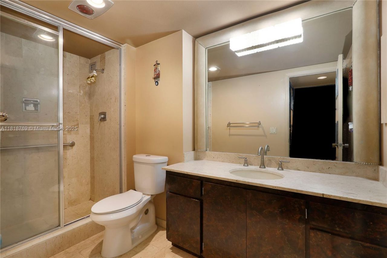 1800 NE 114th St, Unit 1103, Miami, FL 33181 Photo