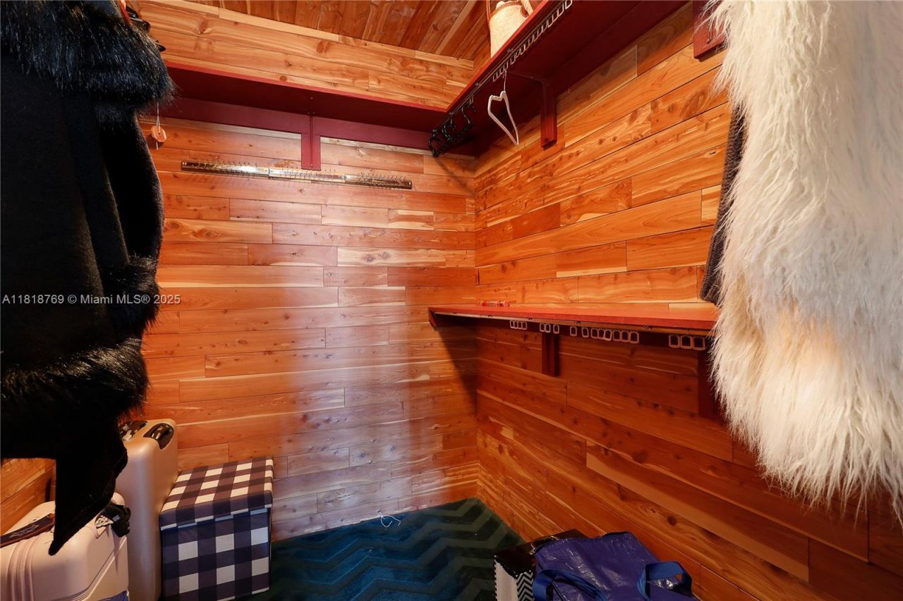 1800 NE 114th St, Unit 1103, Miami, FL 33181 Photo