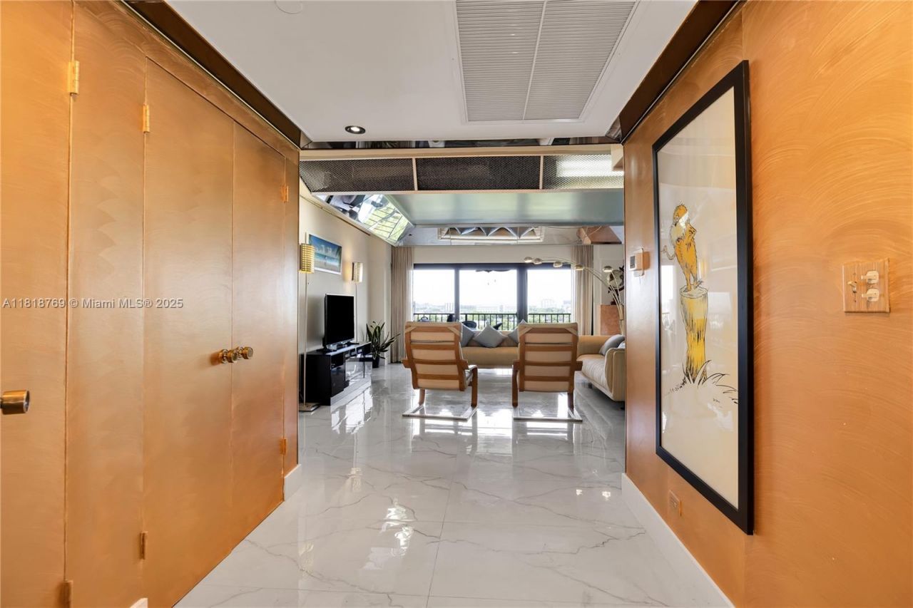 1800 NE 114th St, Unit 1103, Miami, FL 33181 Photo