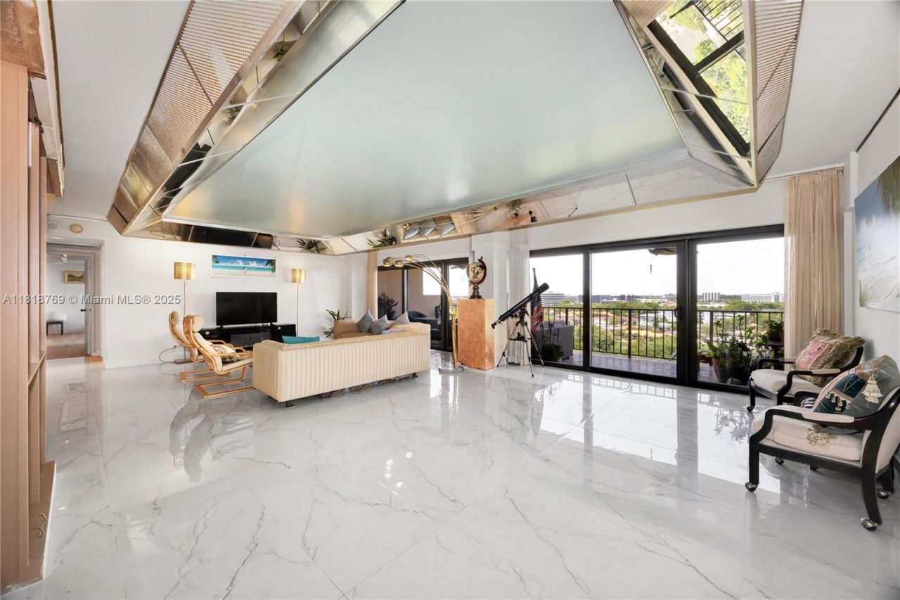 1800 NE 114th St, Unit 1103, Miami, FL 33181 Photo