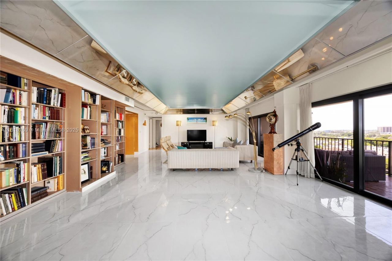 1800 NE 114th St, Unit 1103, Miami, FL 33181 Photo