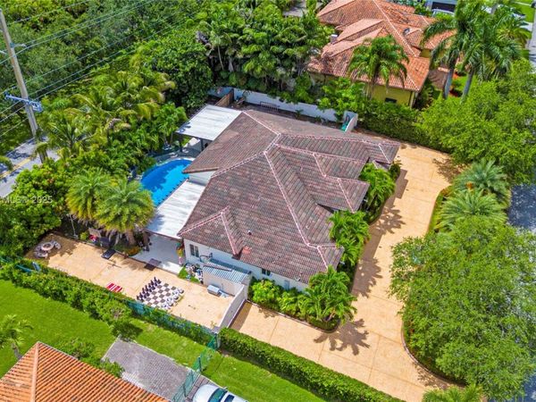 16601 SW 87th Ct, Palmetto Bay, FL 33157